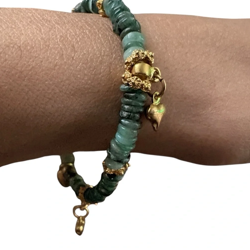 Genuine Emerald Beads 24k Gold Plated Heart Charm Stretch Bracelet - Picture 7 of 9